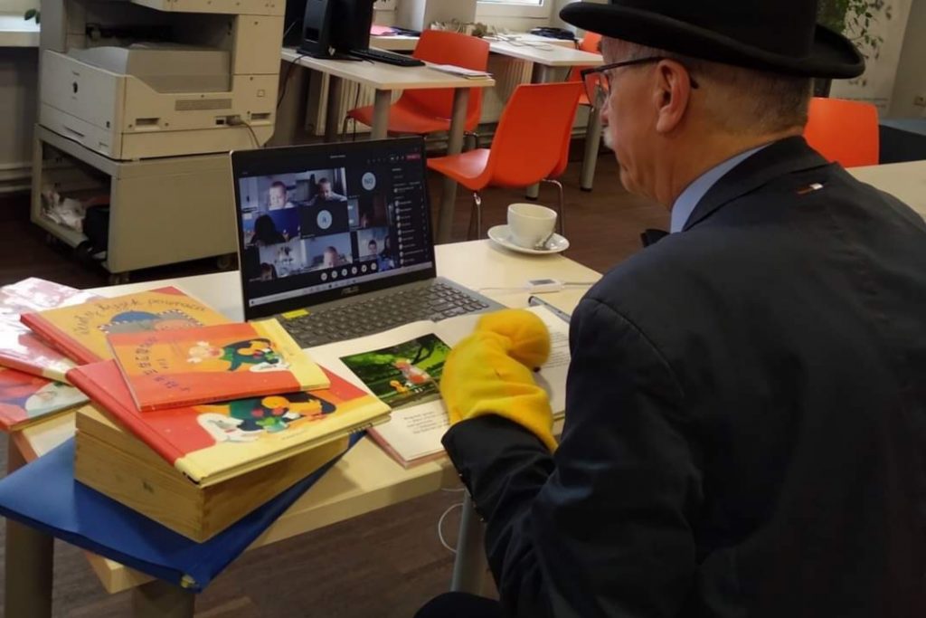 Wojciech Widłak w Miejskiej Bibliotece Publicznej im. Jerzego Szaniawskiego w Zduńskiej Woli