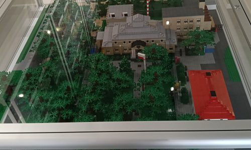 Makieta Dworku Złotnickiego z klocków LEGO widok z góry
