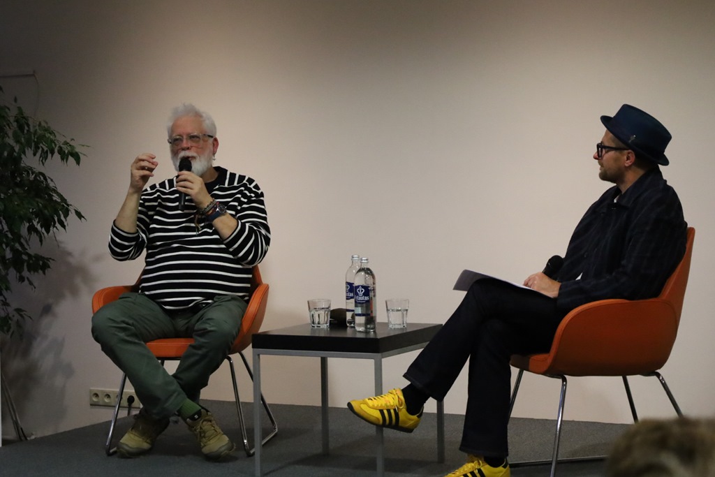 Tomasz Raczek odpowiada na pytania prowadzącego