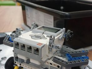 Łazik marsjański wykonany na warsztatach