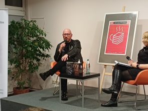 Robert Małecki i prowadząca